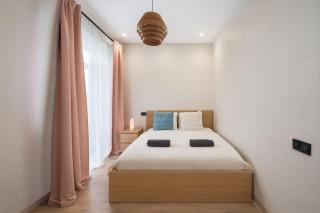 Family Seaside Getaway, Garden, Secure Parking - by Innorental - 7