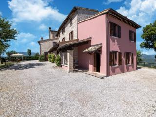 Apartment in a farmhouse with 2 swimming pools - 0