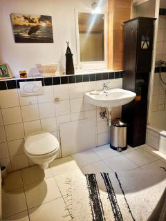 Helles ruhiges Souterrain Gästezimmer mir Bad - 5