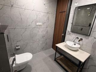Serene 3 BHK Ground Floor Stay Private Tub - 2