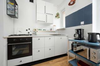 Cosy Apartment for 3 with Desk by Noclegi Renters - 8