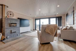 Premium Log Villa - Private forest and great views - 2