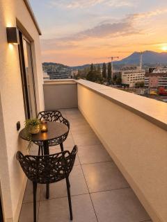 City Nest Buisness Apartments mit Balkon - 4