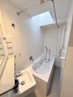 City Nest Buisness Apartments mit Balkon - 3