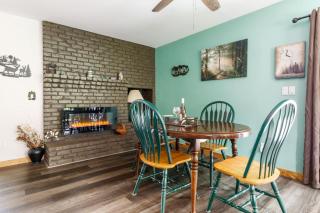 Cabin - Hot tub - Fire pit - View - Getaway! - 1