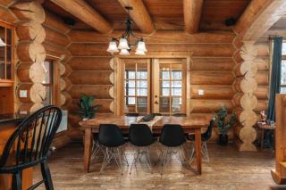 Serenity Private Hot Tub Sauna, Pool, Fiddler Lake - 1