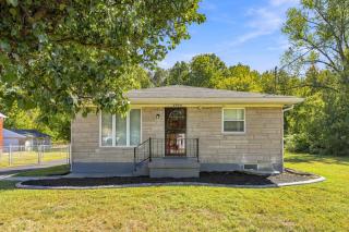 Spacious home near Bourbon Trail & Churchill Downs - 0