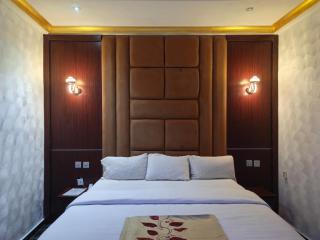 11-45 Royal hotel and suites - 7