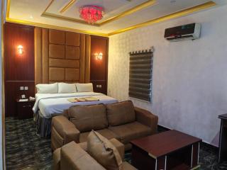 11-45 Royal hotel and suites - 6