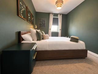 Luxury Penthouse with Hot Tub and Roof Terrace - 6