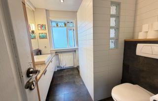 Family Friendly House by Laugardalur - Birta Rentals - 5