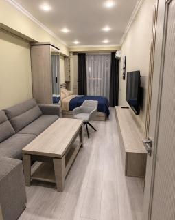 Cozy Center Apartment with City View & Balcony - Erevan - 7