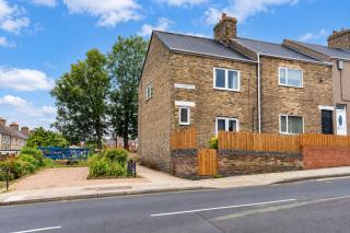Your Perfect 3-Bed Stay Near Durham University - 4