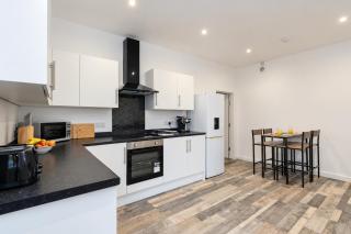 Your Perfect 3-Bed Stay Near Durham University - 8