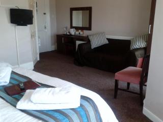 Avarest House BB Adults Only - Portrush - 5