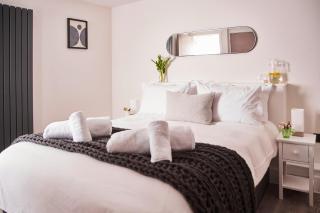 The Moorings - Duplex apartment on Torquay Marina with Hot Tub - 7