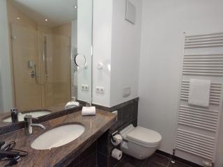 Plaza Rooms & Studios - 5