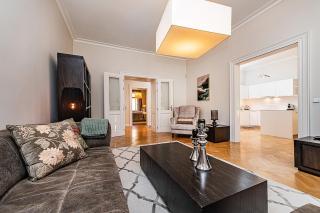 Old Town 2-Bedroom Apartment in Picturesque Area - 0