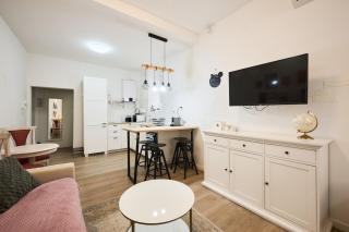 City Pulse Studio Apartment by Irundo - 3