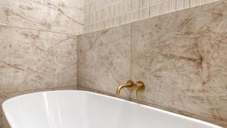 Spacious 1 Bedroom with Private Patio, Bath, AC and Fiber WiFi - 7