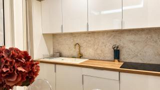 Spacious 1 Bedroom with Private Patio, Bath, AC and Fiber WiFi - 5