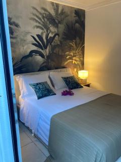 Surrounded by coconut trees, beach 500 m away, sea view - 1