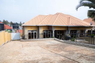 5-Bedroom Garden Villa Kigali - 1