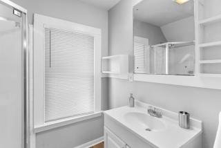 Spacious 2BR Suite Near Yale & SCSU - 1
