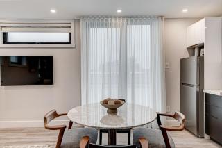 2BR LOFT with private terrace- Plaza St-Hubert - 8