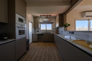 3-Bedroom Central Limassol Apartment with Sea View, Balcony and Parking - 8