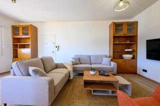 3-Bedroom Central Limassol Apartment with Sea View, Balcony and Parking - 3