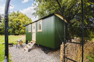 The Old Stables - Shepherd's Hut - 7