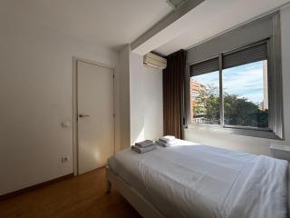 Modern Apartment with Balcony Near Camp Nou - 1