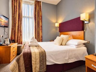 The George Hotel - 8