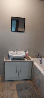 JB Laser Guesthouse - 3