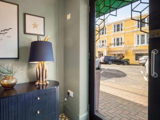 The Executive at Clifden Boutique Apartments - 5