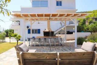 Green Villa Seafront - 9