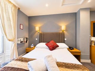 The George Hotel - 5