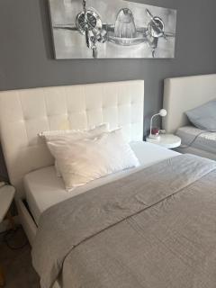Private room - less than 3 minute walk to casino de monaco - 6