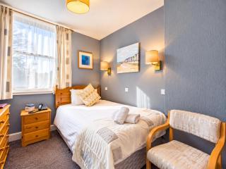The George Hotel - 1