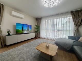 Rowing Canal Retreat, luxury 2BR apt, free parking - 8