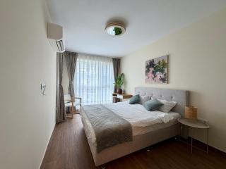 Rowing Canal Retreat, luxury 2BR apt, free parking - 1