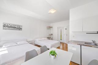 Cosy Apartment near Vienna Metro U1 with Free Parking - 9