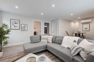 2BR Apartment with private terrace plaza St-Hubert - 7