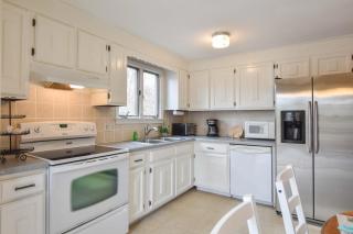 Minutes to Oceanside Beaches - Eastham - 7