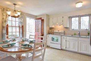 Minutes to Oceanside Beaches - Eastham - 3