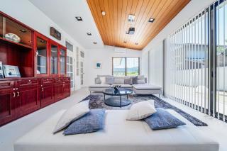 Artful 150m2 Private House Garden Views & Parking - 9