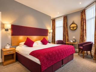 The George Hotel - 9