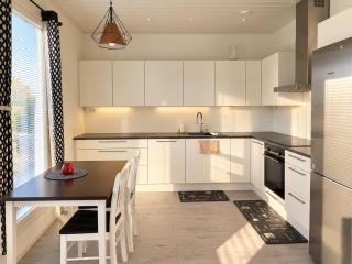 Luxury Finnish Home - Sauna, Garden & Train - 3
