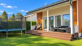 Luxury Finnish Home - Sauna, Garden & Train - 9